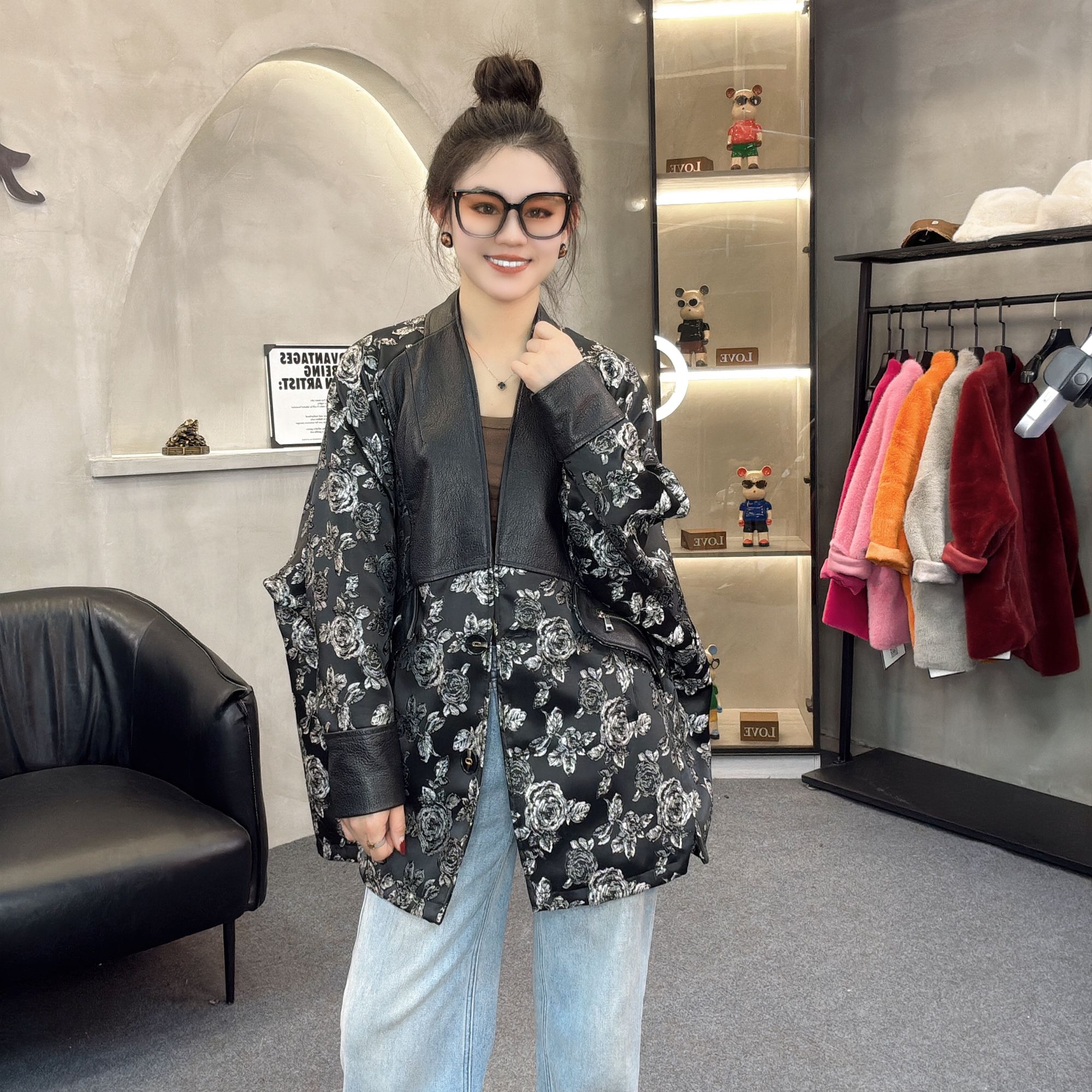 【DYZ】“爆款”2025新中式3D花纹拼接百搭春季时尚皮外套25811