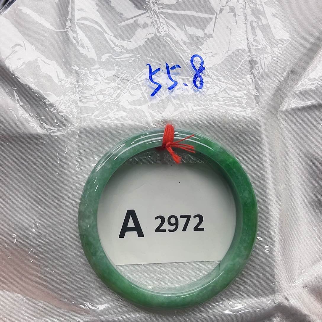 翡翠手镯未镶嵌多样性