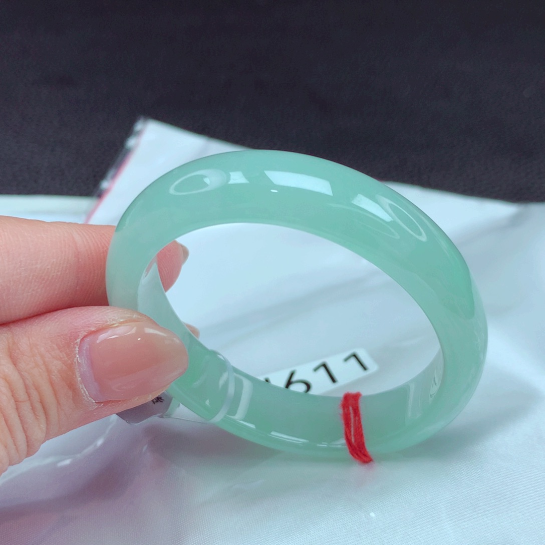 翡翠手镯未镶嵌手镯88