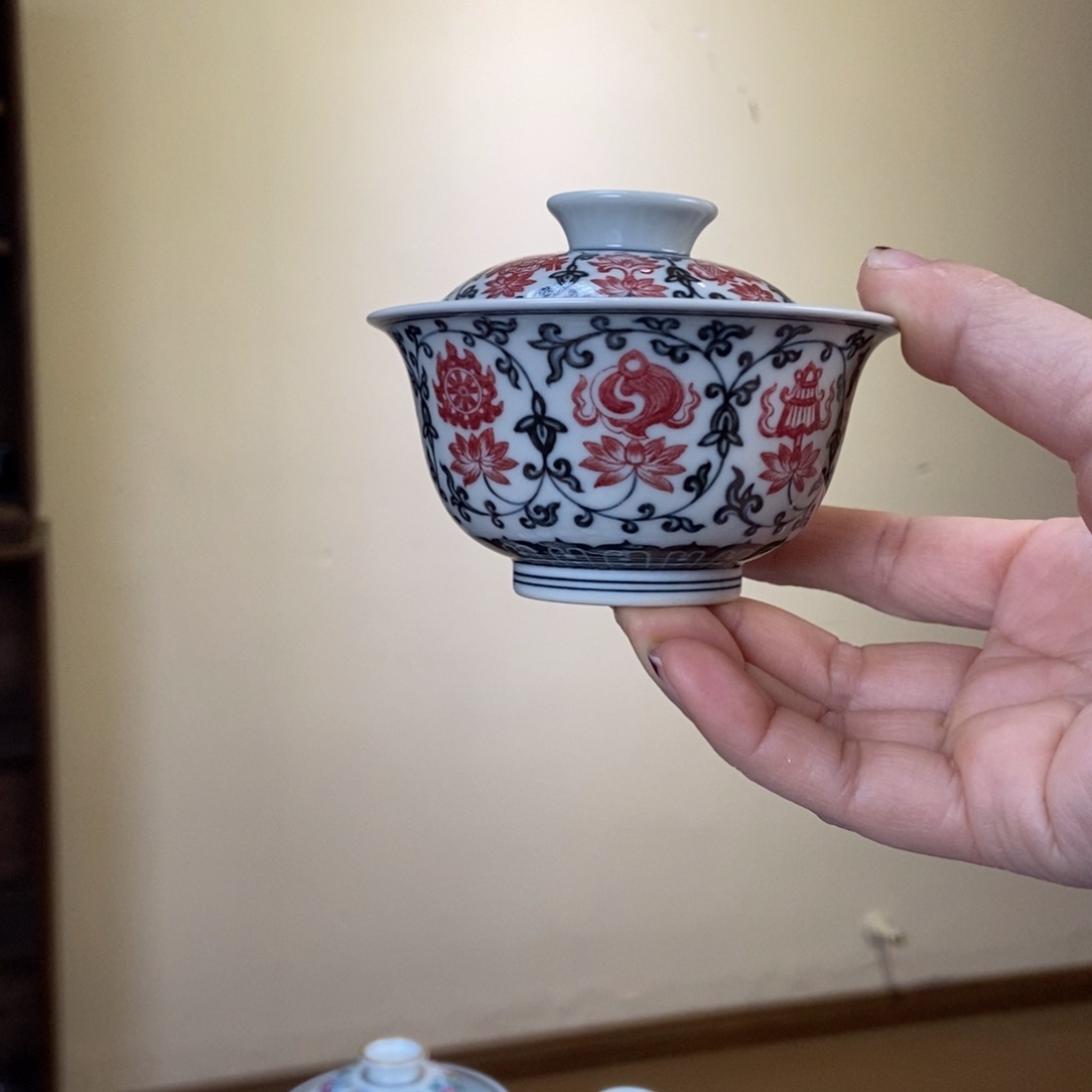 杯w正绎堂青红莲托八宝盖碗