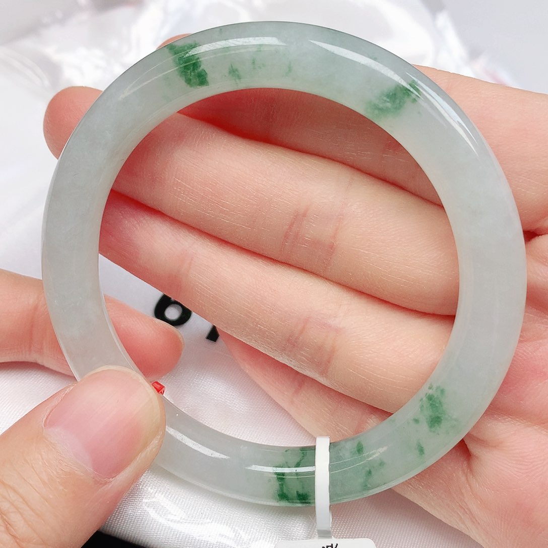 翡翠手镯未镶嵌抖音617