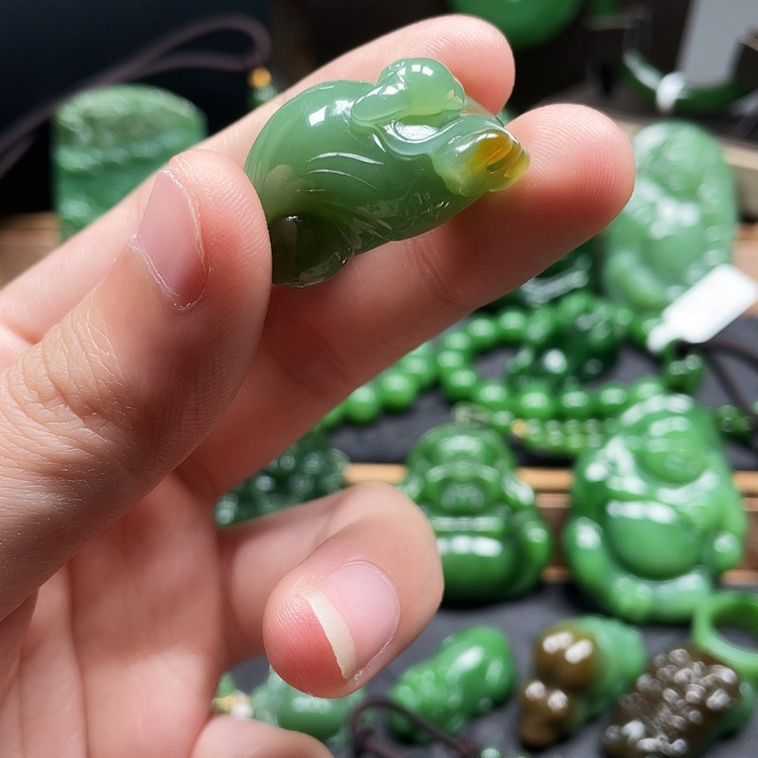 和田玉（碧玉）颈饰未镶嵌