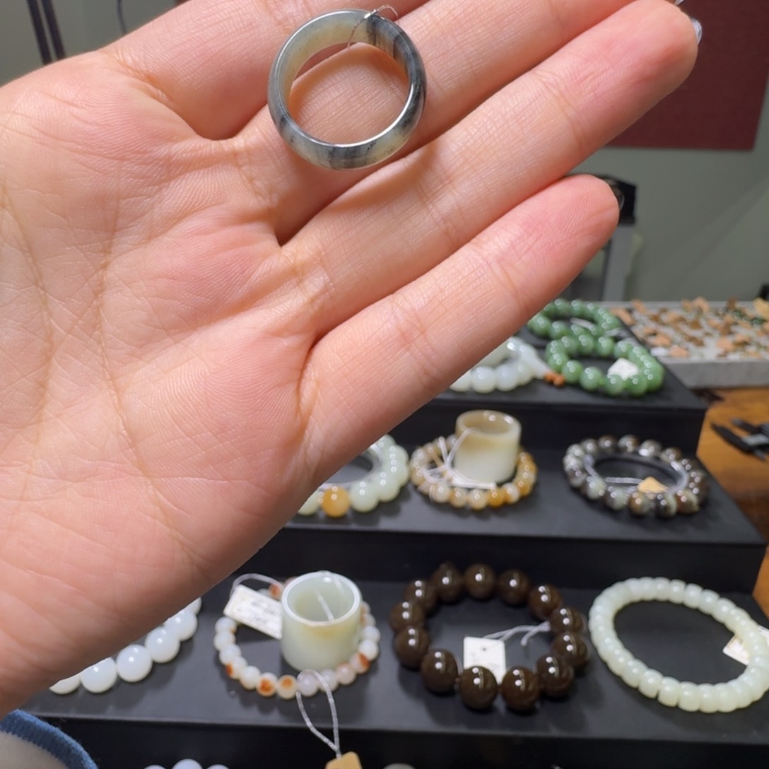 和田玉未镶嵌戒指