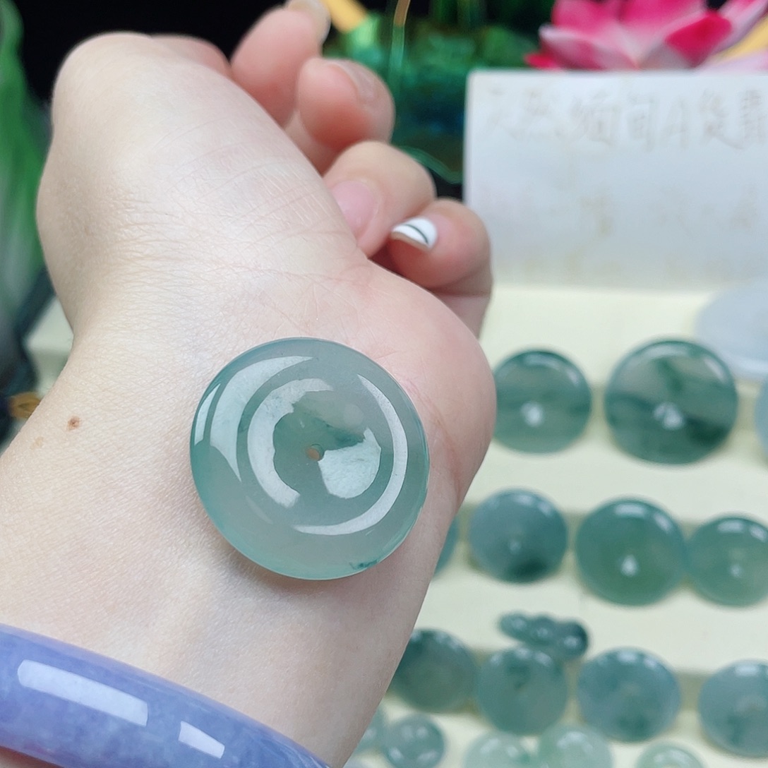 颈饰未镶嵌翡翠一****晶86868353565