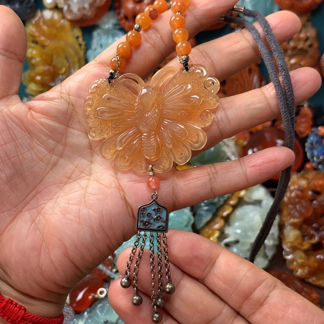 蛇纹石玉挂坠未镶嵌