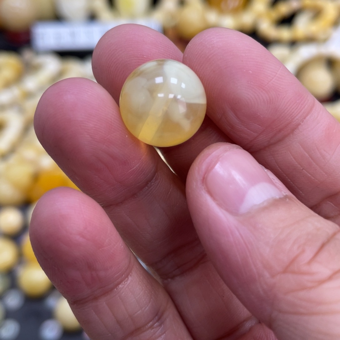 琥珀珠宝奇石未镶嵌14.4mm特色荧光