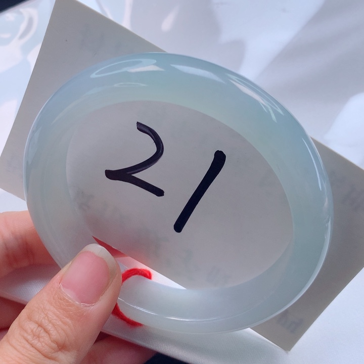 翡翠手镯未镶嵌冰晴水