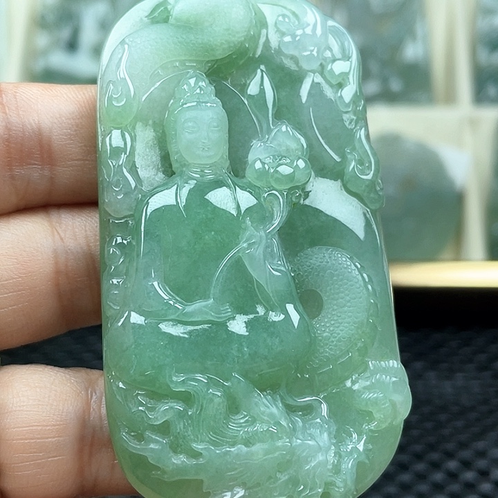 颈饰未镶嵌翡翠天然翡翠御龙观音