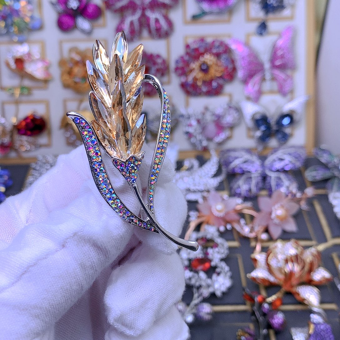 合成立方氧化锆铜胸针胸花