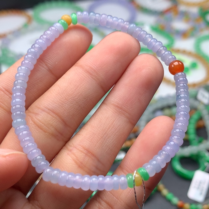 翡翠手镯未镶嵌卡