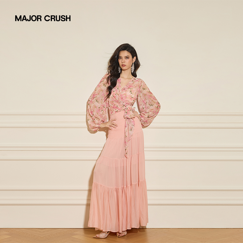 MAJOR CRUSH新款显瘦性感收腰飘逸气质修身樱落成诗粉色套裙73949