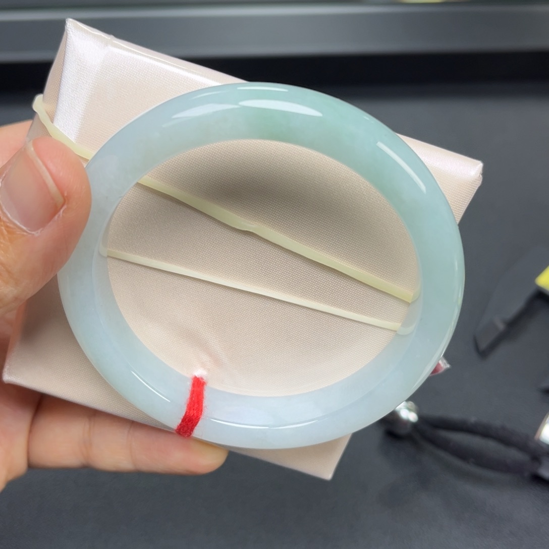 翡翠未镶嵌手镯手镯