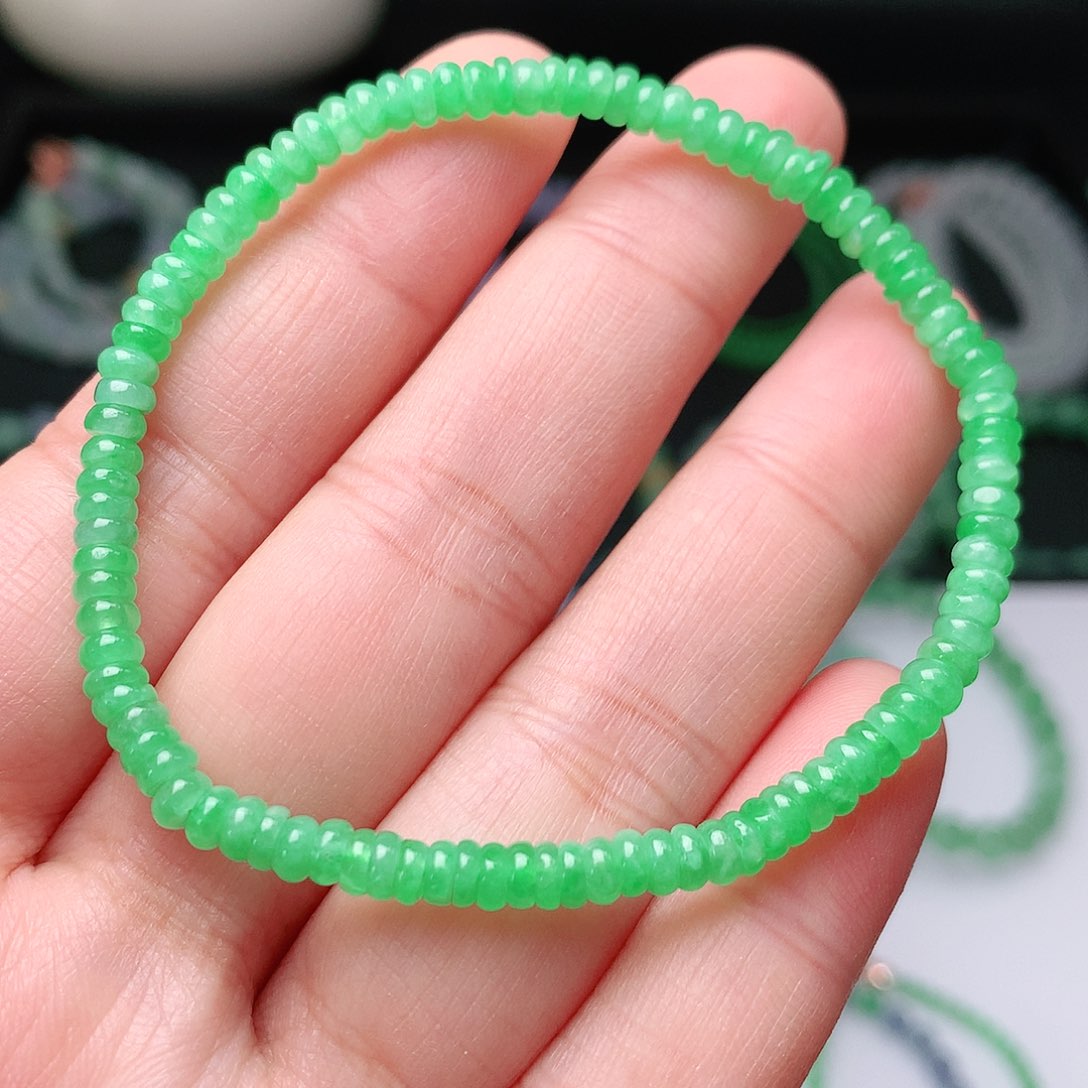 翡翠手链未镶嵌翡翠