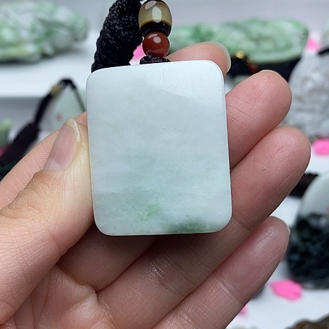 独山玉颈饰未镶嵌