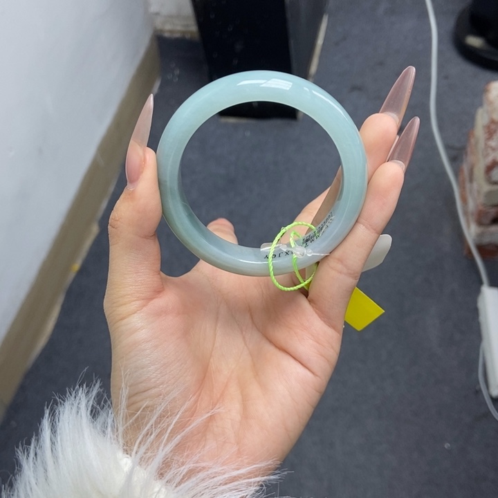 翡翠手镯未镶嵌好**水53圈口