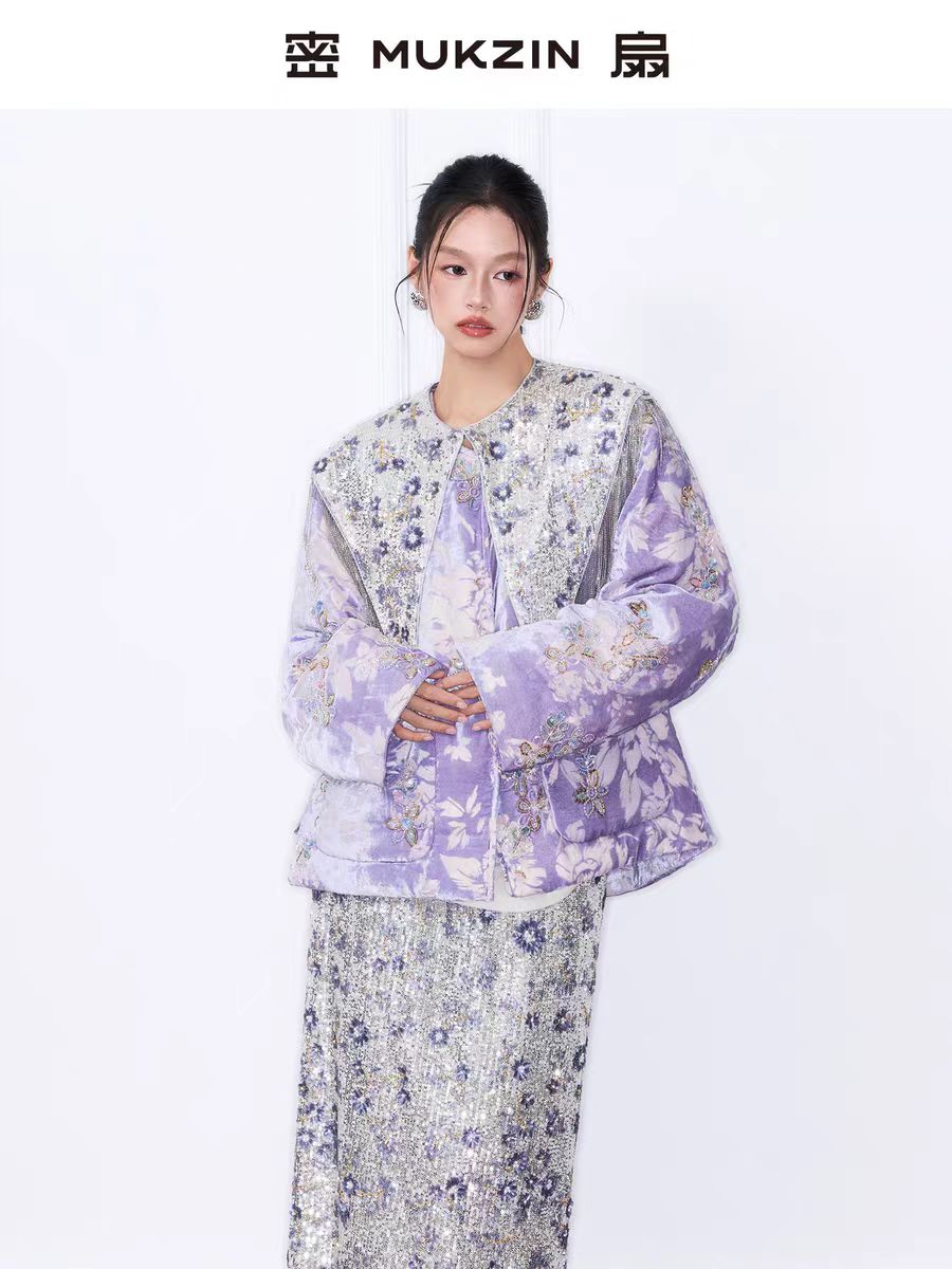 密扇2025冬新款复古丝绒新式刺绣印花开衫重工上衣轻羽绒服短款