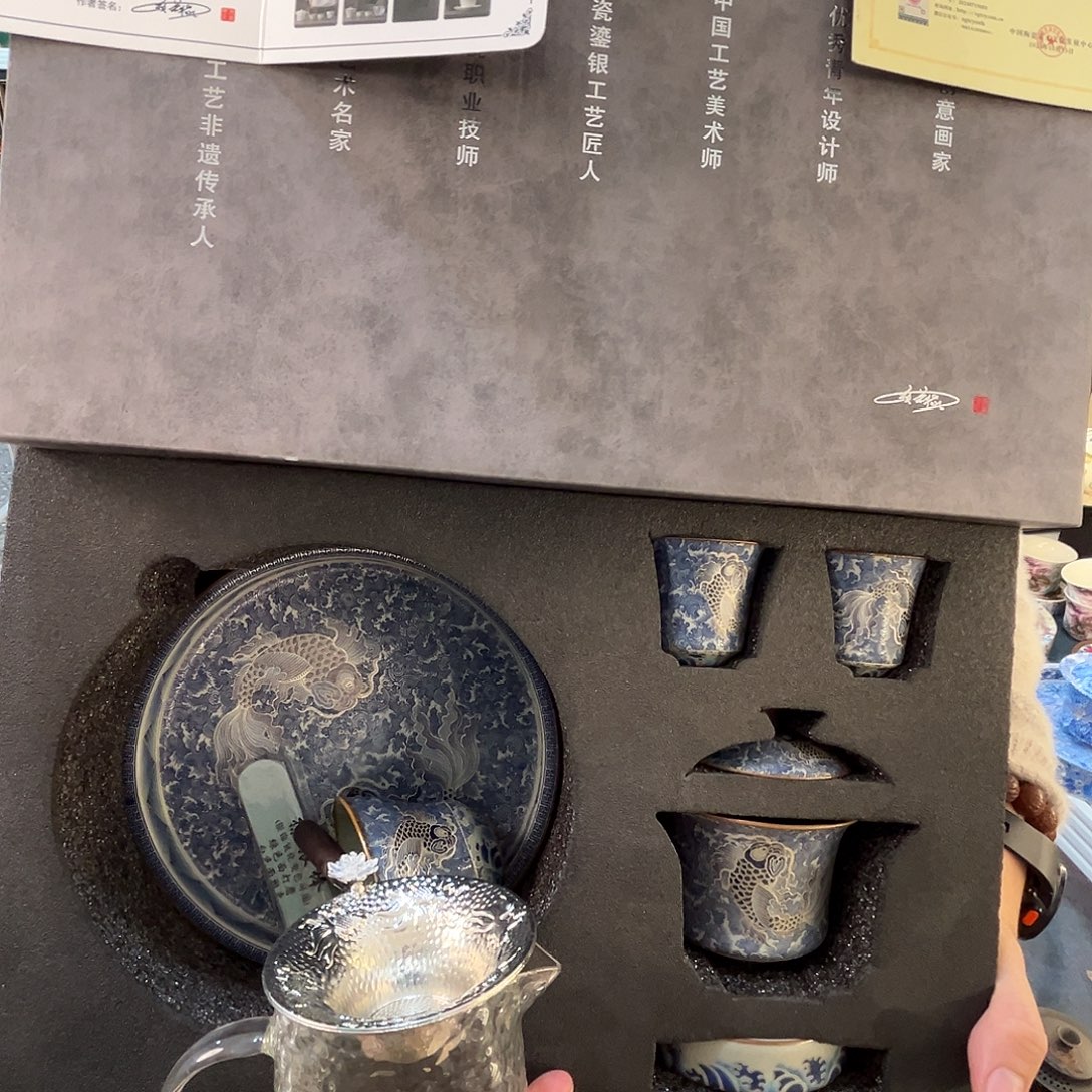 这些盖碗很漂亮！！！