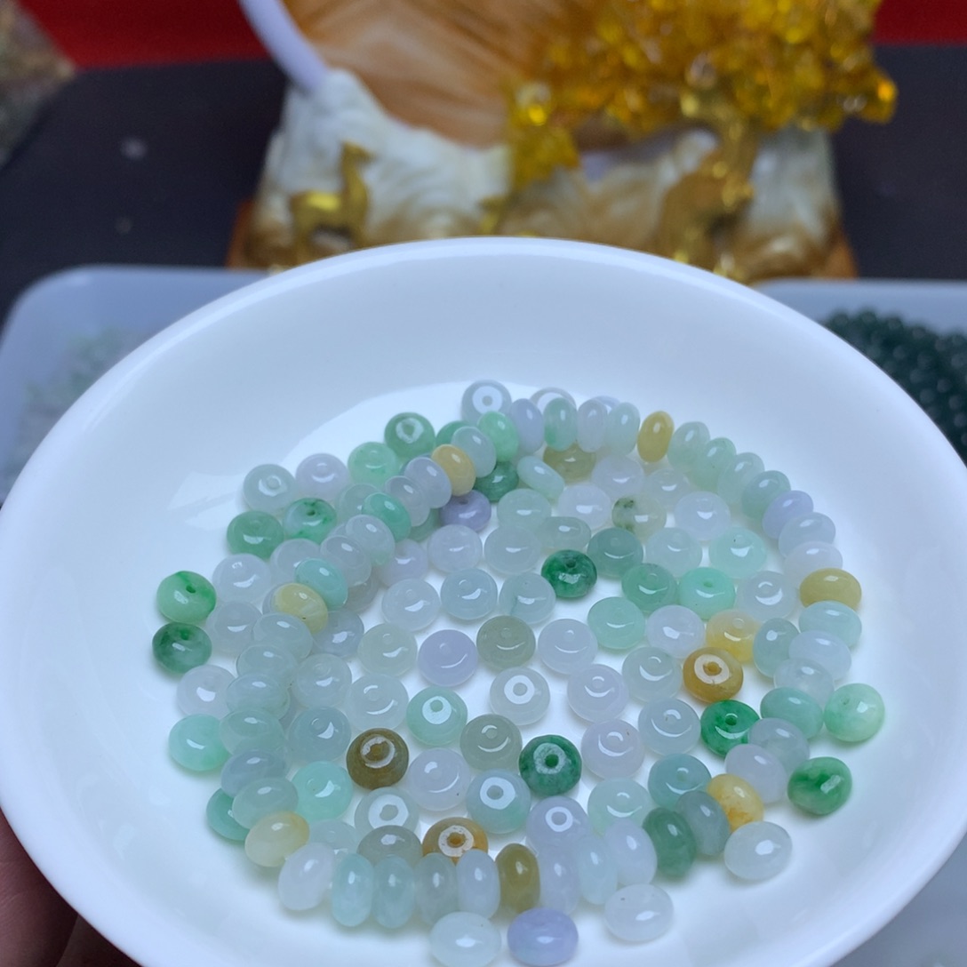 【闪购商品】翡翠手链未镶嵌卡3.6乘6.2冰三彩鼓珠40个