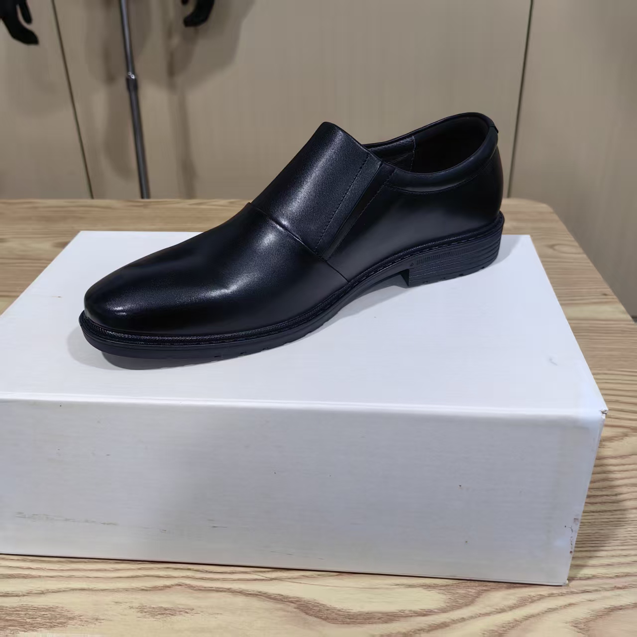 V210 男士商务皮鞋 