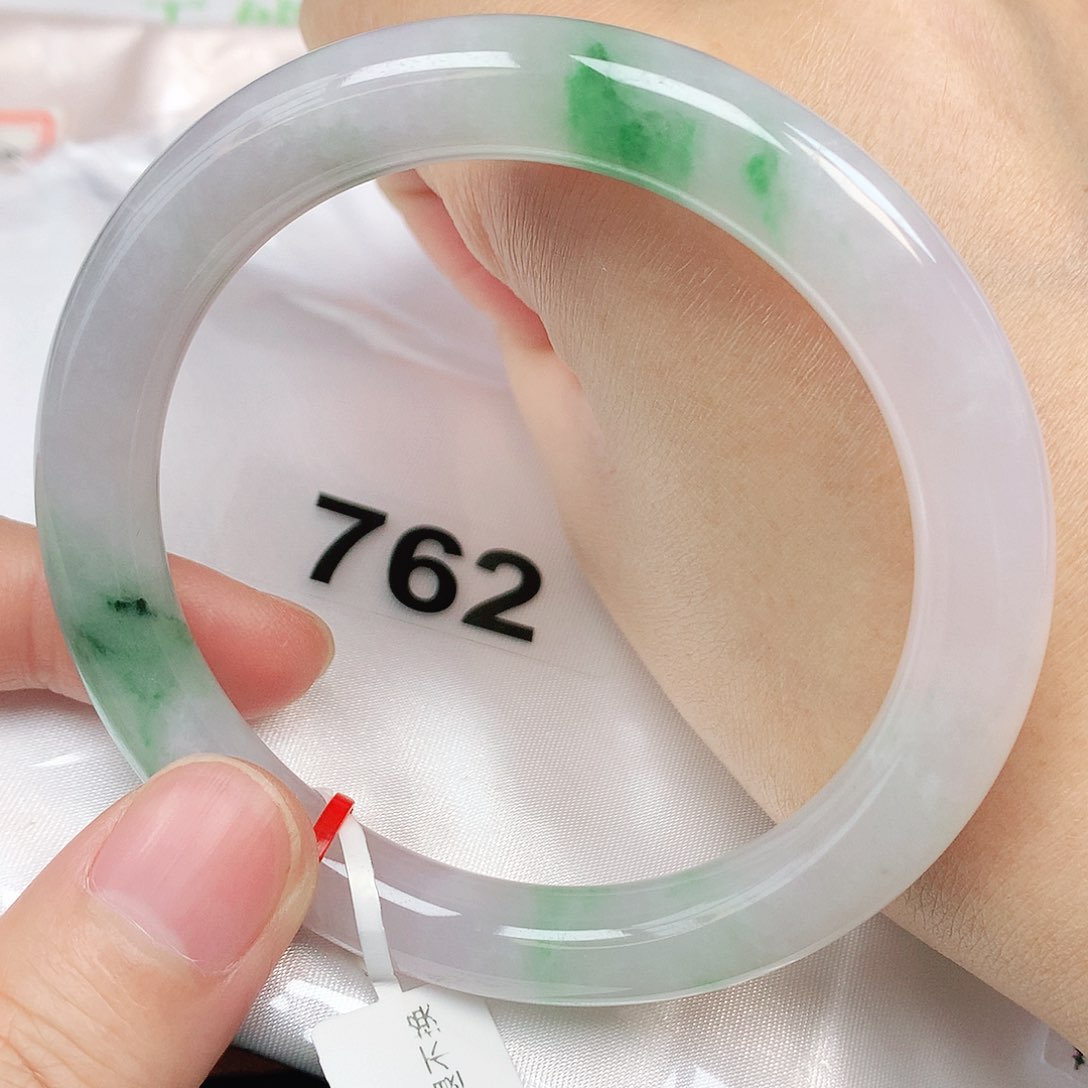 翡翠手镯未镶嵌抖音762