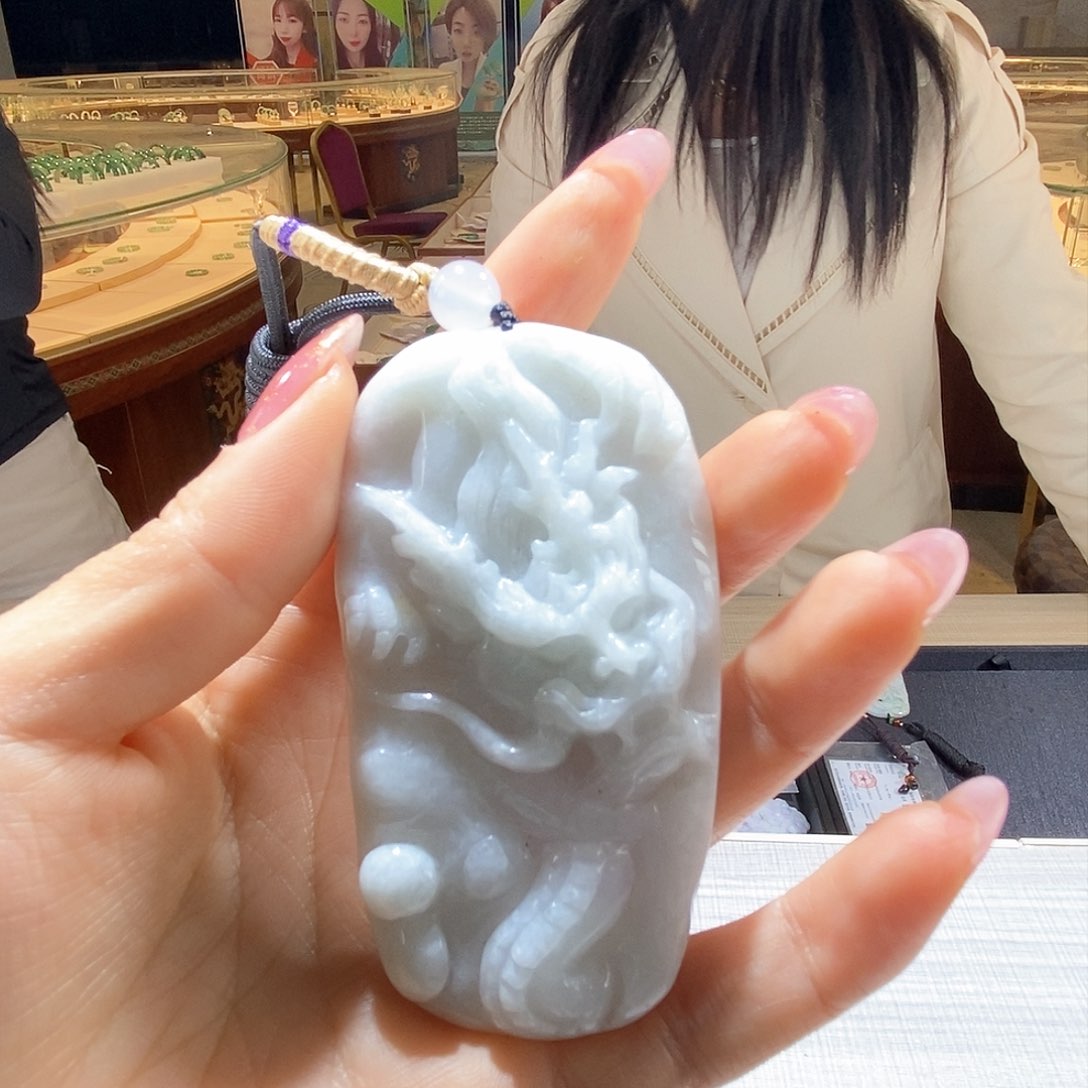 翡翠颈饰未镶嵌一个