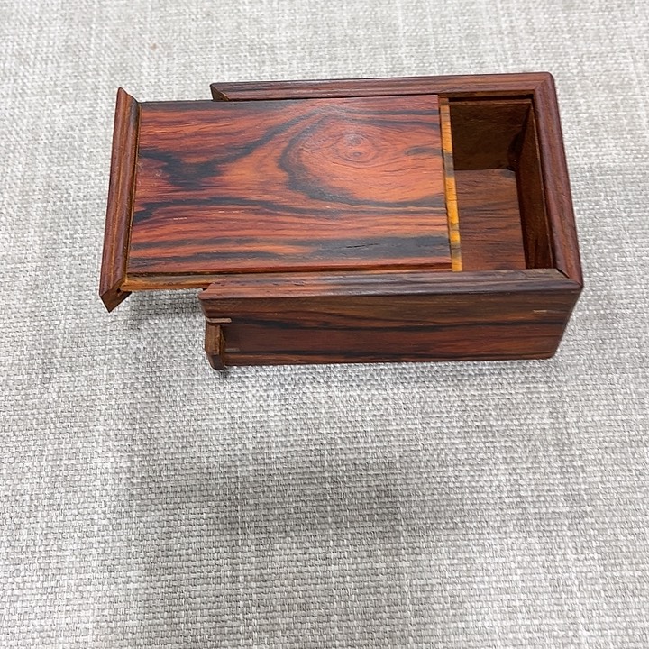 手工艺品琉璃红木工艺品雕刻工艺