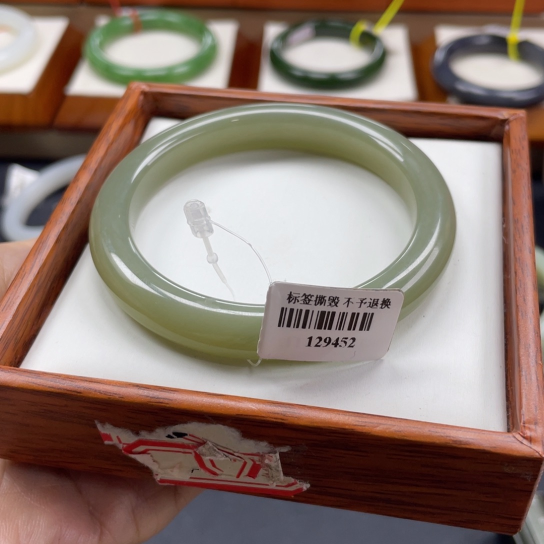 【闪购商品】未镶嵌手镯和田玉28。     58.9