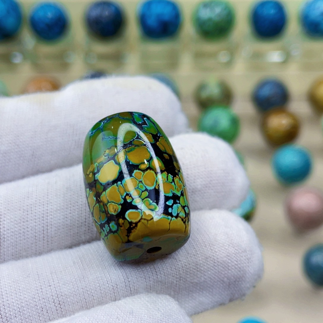 未镶嵌绿松石颈饰