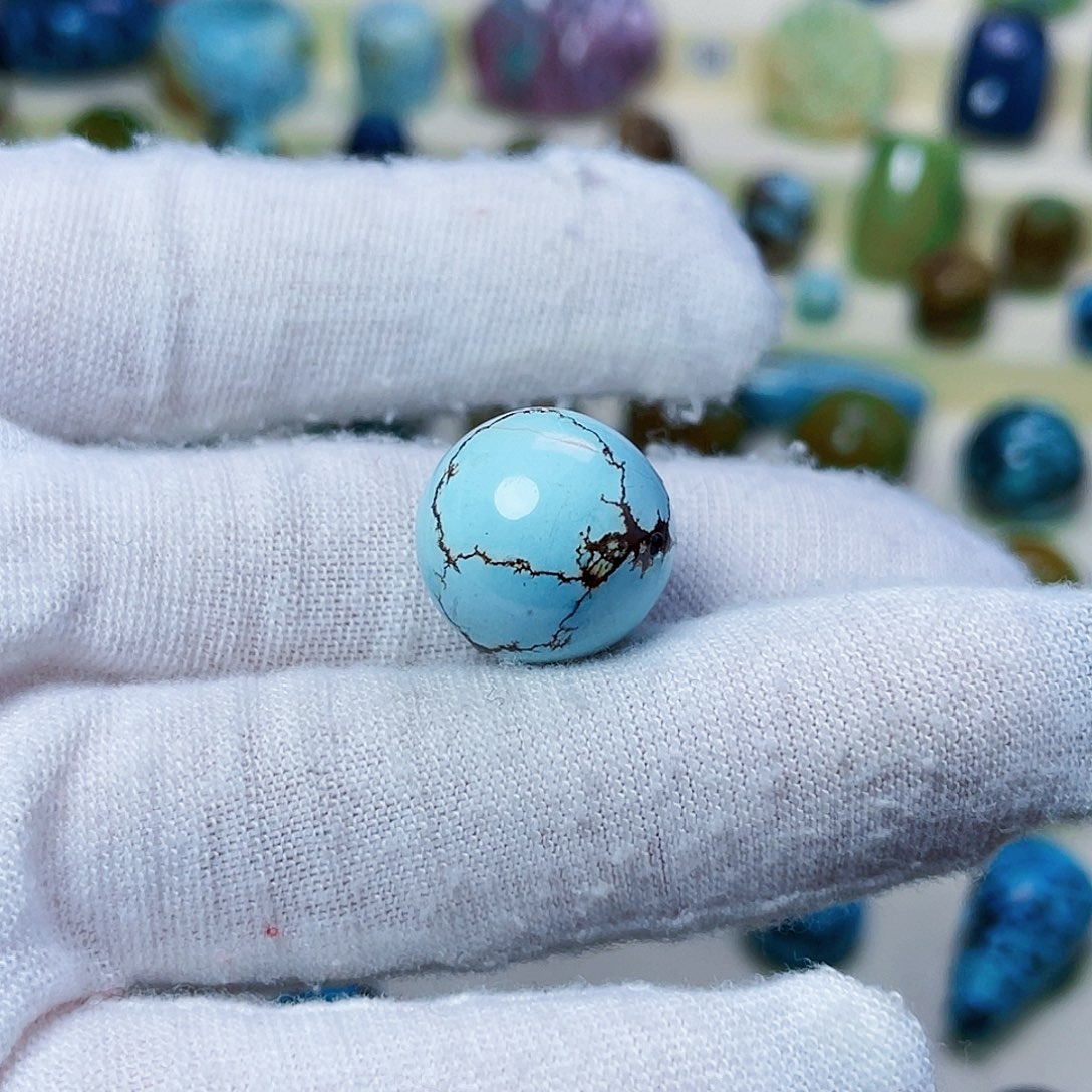 绿松石未镶嵌颈饰