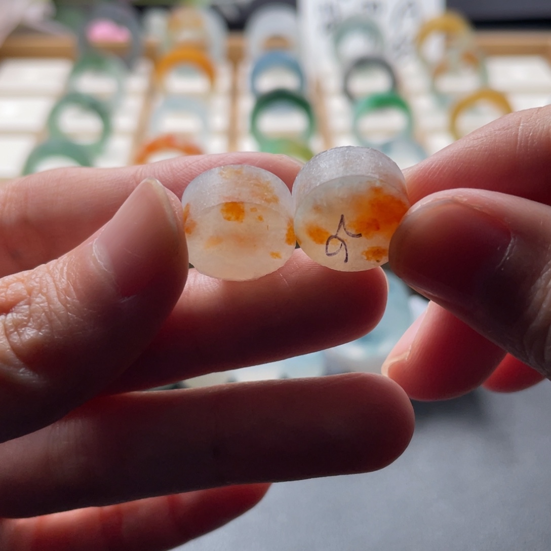 桃***子定制翡翠未镶嵌翡翠