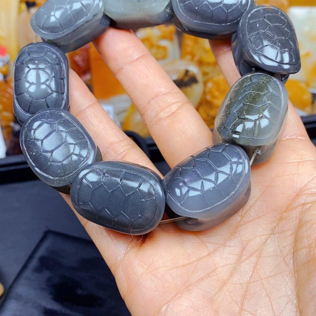 石英质玉（黄龙玉）颈饰未镶嵌