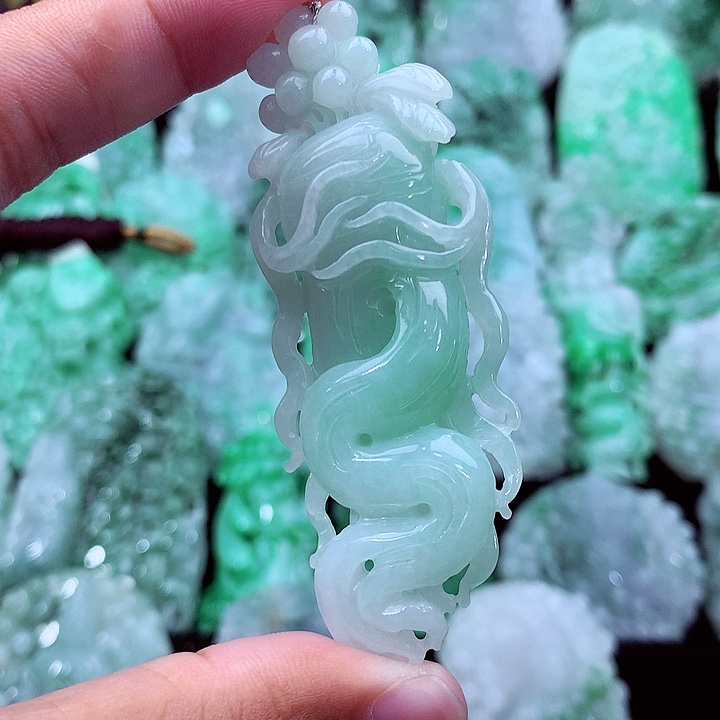 吊坠(不含链)未镶嵌翡翠