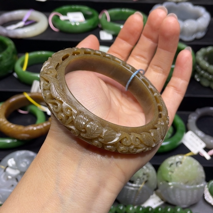 和田玉手镯59圈口 编号102未镶嵌