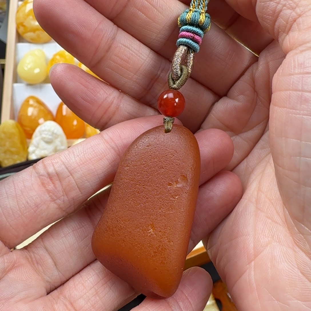 蜜蜡未镶嵌颈饰蜜蜡