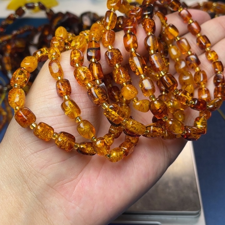 未镶嵌琥珀珠宝奇石