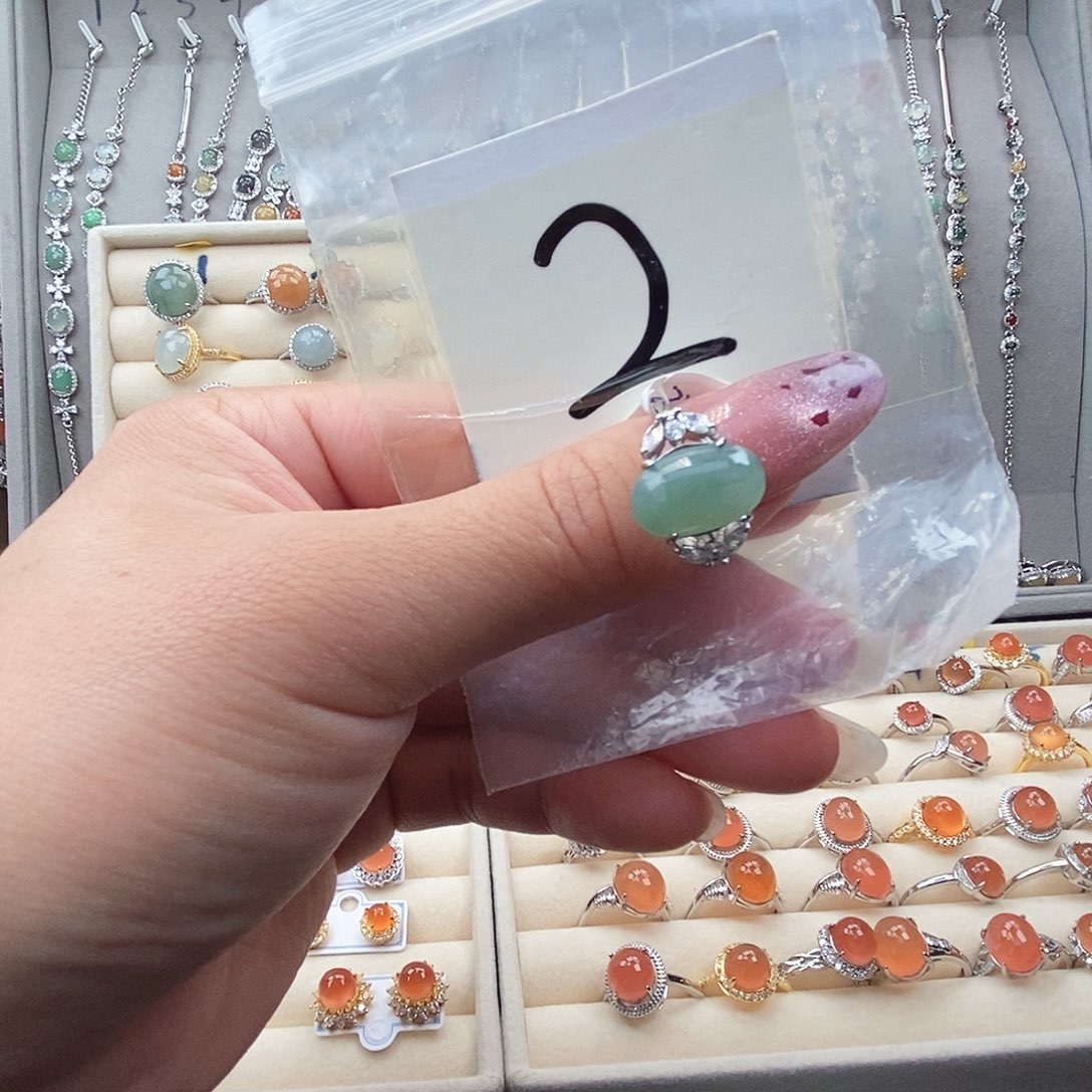 翡翠未镶嵌戒指缅甸