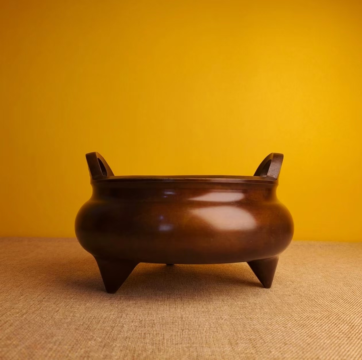 复古三角宣德炉款式铜香炉、香薰炉茶道摆件，直径十公分