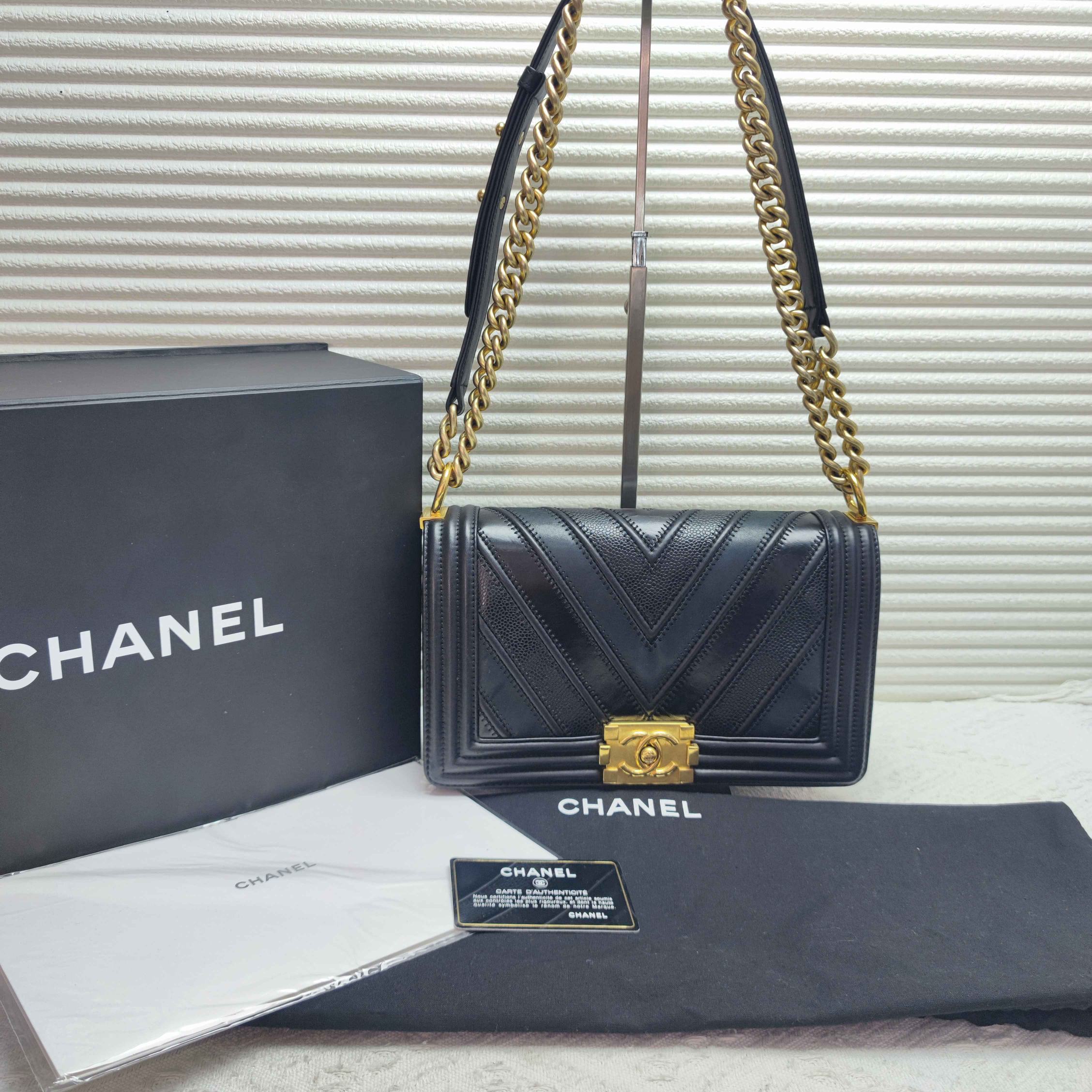 95新 Chanel/香奈儿 CHANEL香奈儿Leboy 16S V纹拼皮翻盖包斜挎包