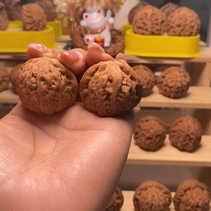 ****38尺寸的铁锤核桃