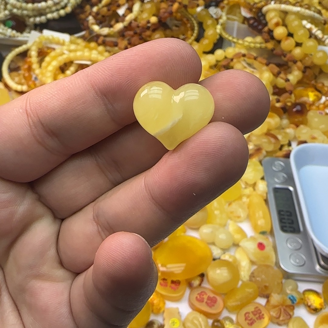 琥珀未镶嵌裸石1.79克01