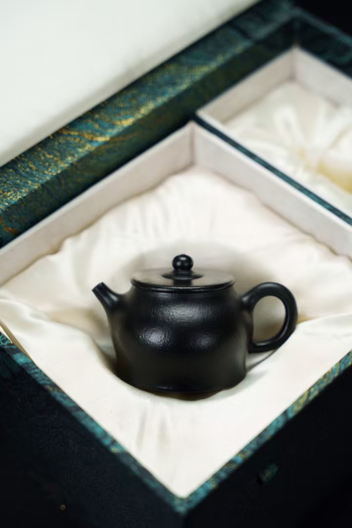 全手工粗砂老黑料静乐壶125cc把玩精品
