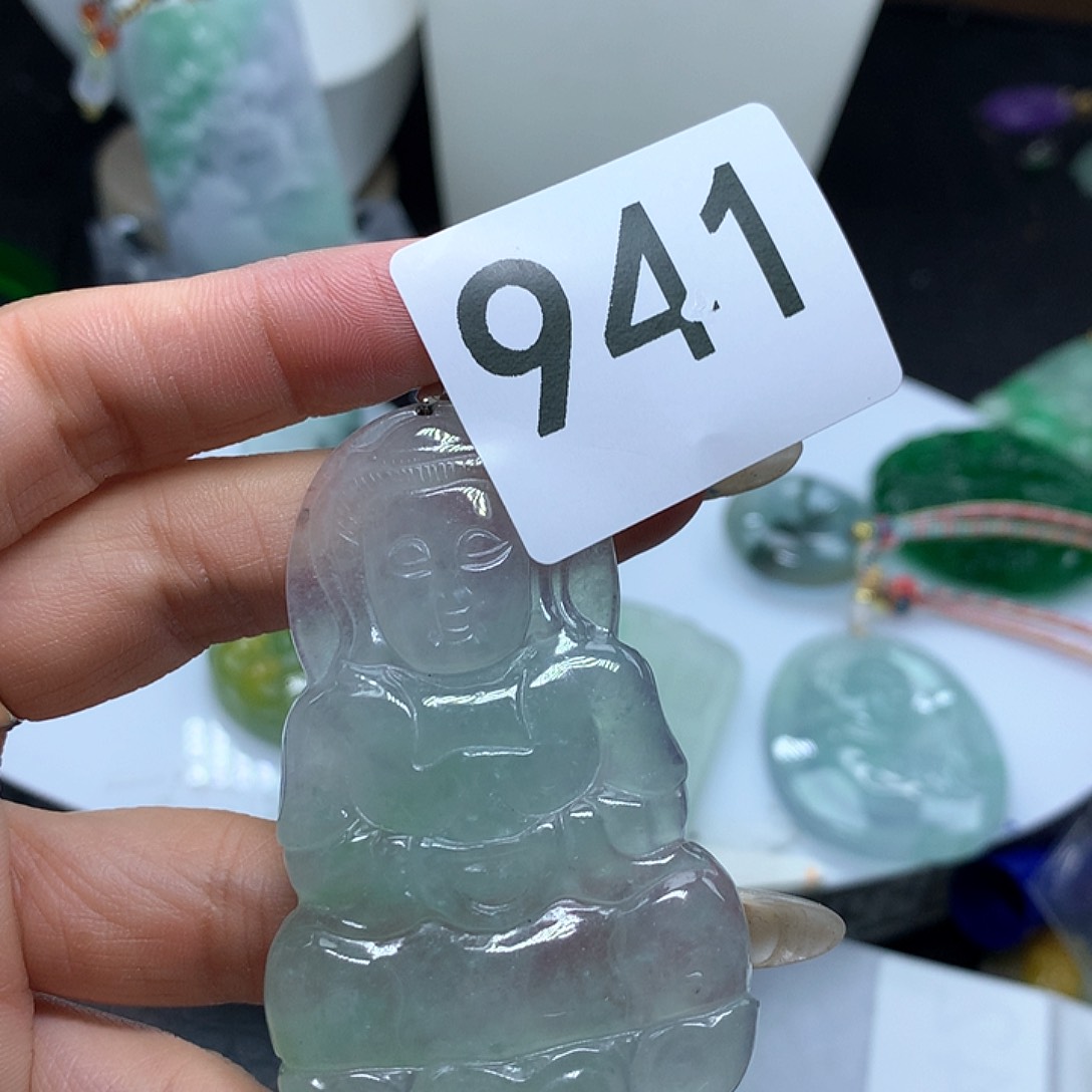 翡翠吊坠(赠链)未镶嵌