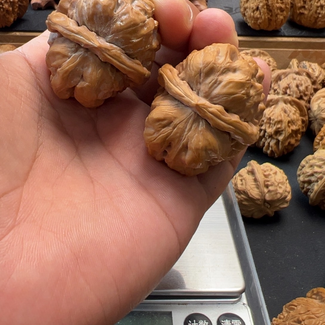 吊坠凤眼菩提文玩核桃，蛤蟆头