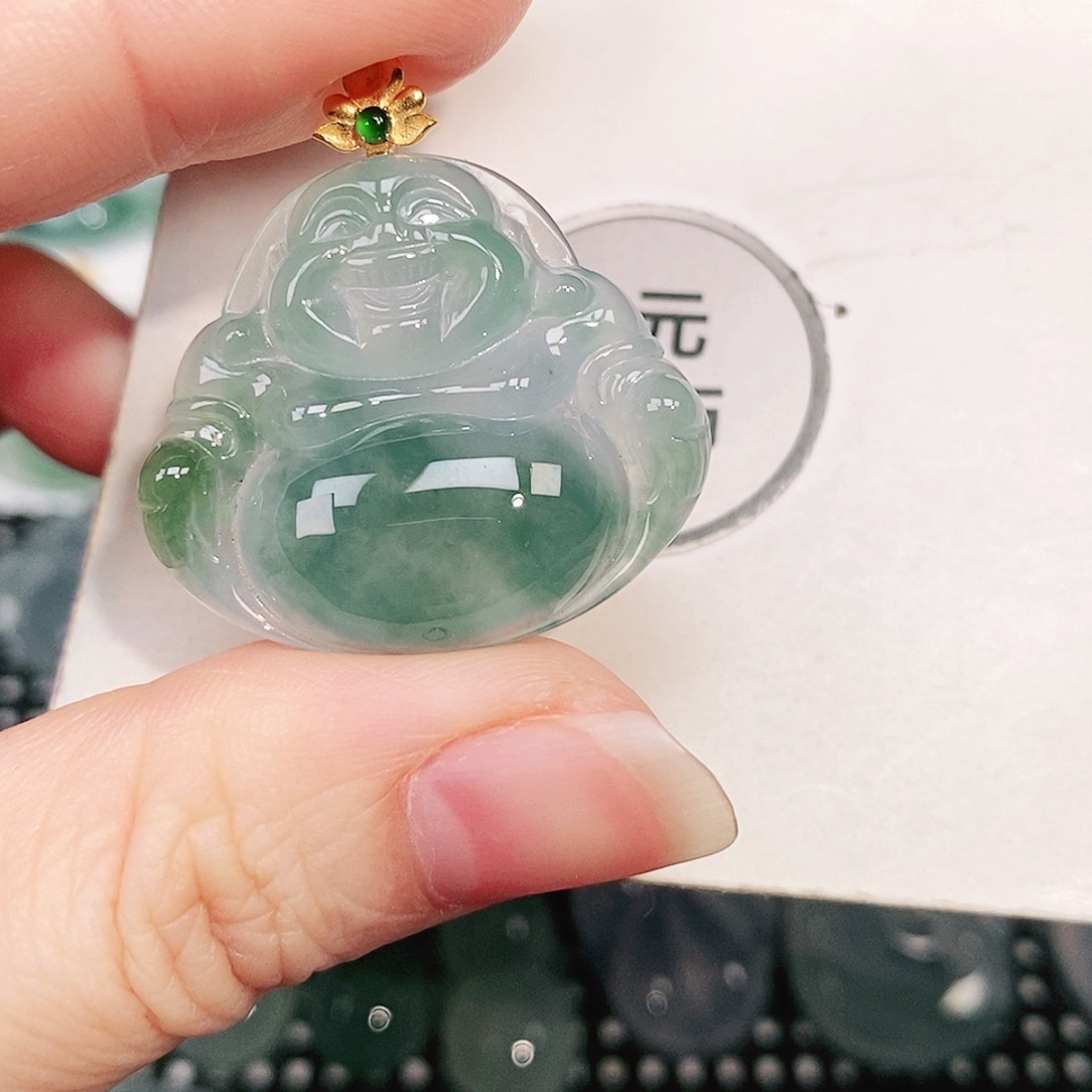 翡翠18K金镶嵌颈饰