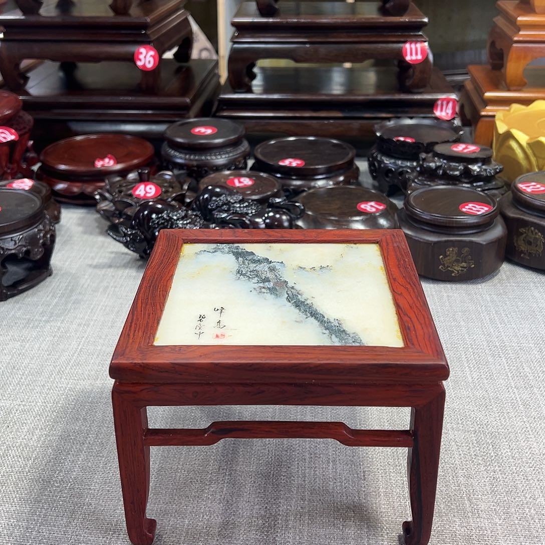 红木底座精雕工艺品
