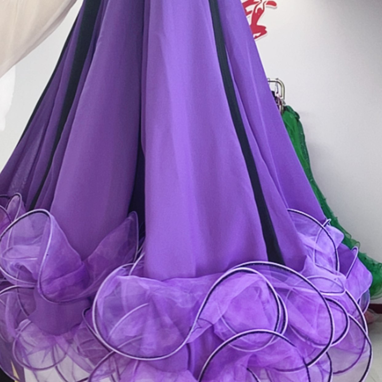 【闪购商品】人**路紫色