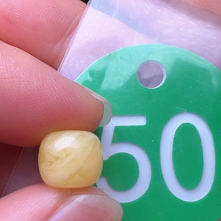 蜜蜡裸石未镶嵌9.5m m