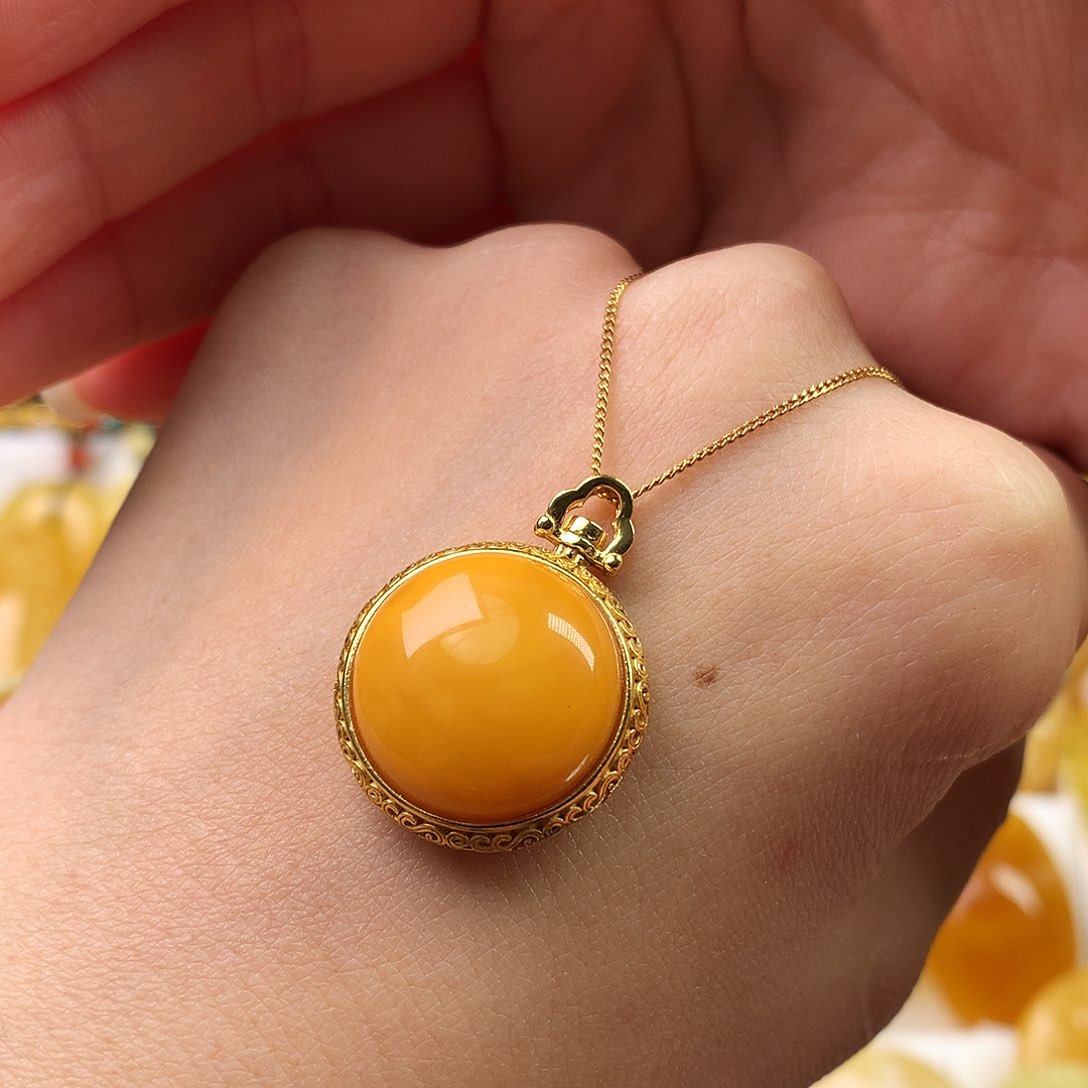 琥珀裸石未镶嵌吊坠