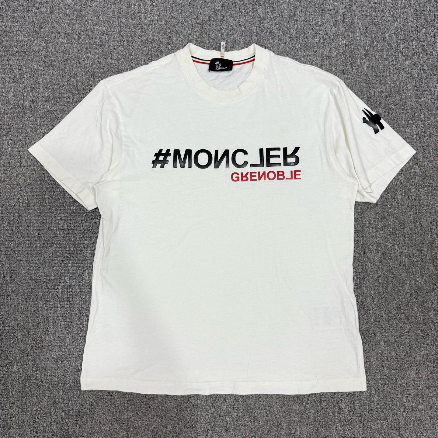 99新 MONCLER 14876105 Moncler蒙口 白色胸前logo短袖 M码