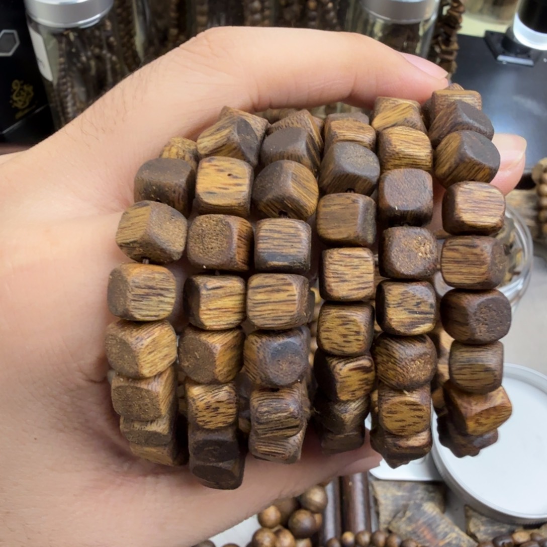 初***见沉香沉香香囊奇楠沉香方糖单圈卡8